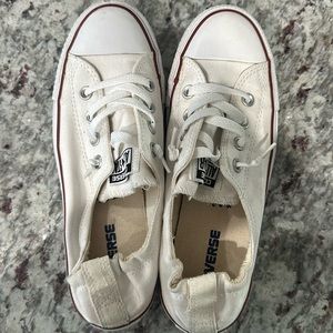 Women’s size 8 converse